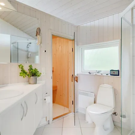 Pascal - 25m From The Sea By Interhome *