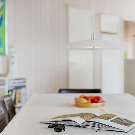 Pascal - 25m From The Sea By Interhome